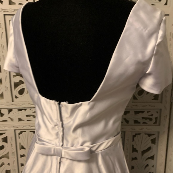 ALFRED ANGELO SATINY SMOOTH LIGHT SILVER SHORT SLEEVE LONG FORMAL DRESS - Picture 6 of 10